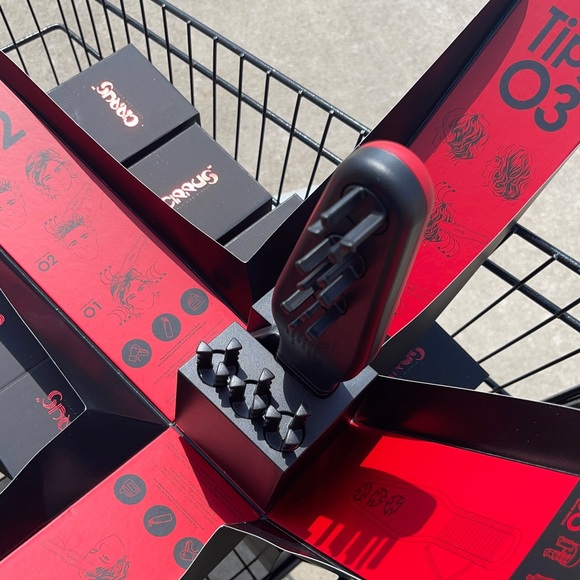 Cirrus Wave Styler Black/Red OS (Right Handed Users) - Picture 2 of 6